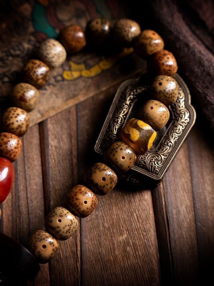 Star Moon Bodhi Chen Seed & Tibetan Weaving Rope